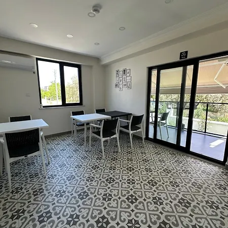Sevgi Hotel *